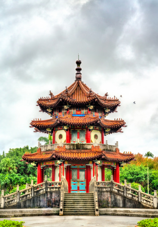 Feng Shui’s Evolution: From Imperial Palaces to American Suburbs