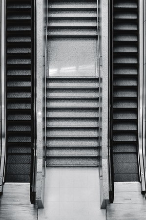 Lighting Up Staircases and Hallways According to Feng Shui Principles